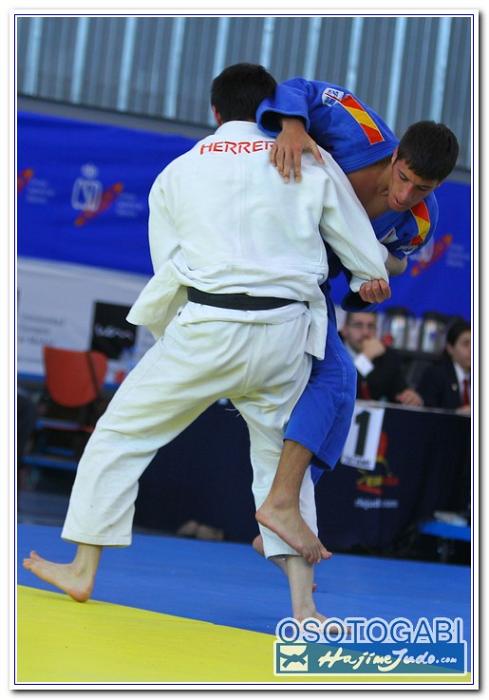 CEU2011 200047